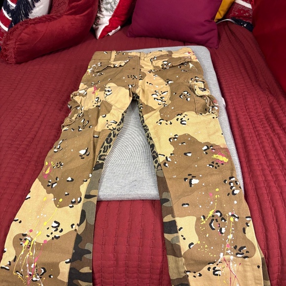 Tulones Cargo Pants Currency Collection - Picture 8 of 11